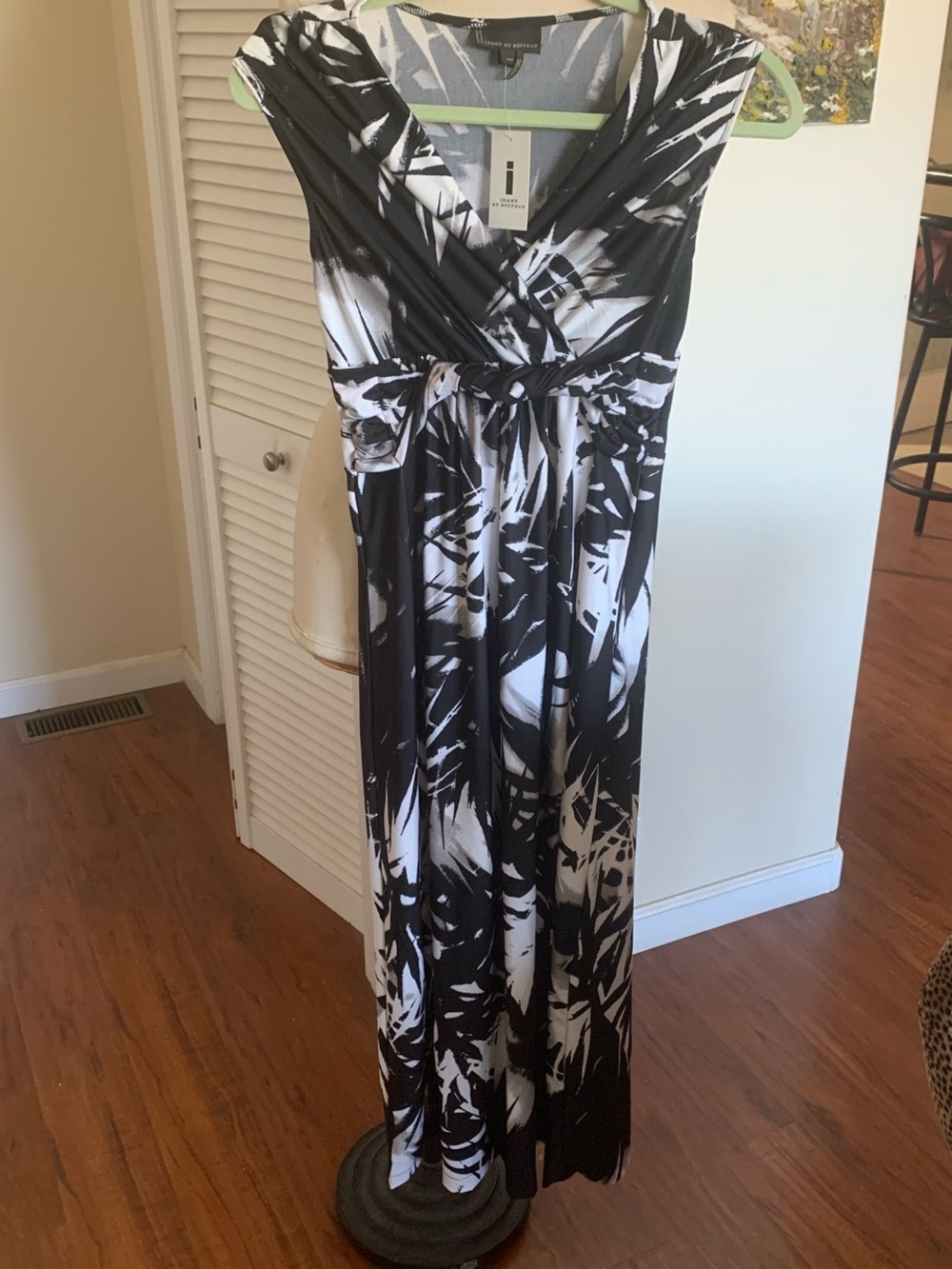 Black and White Graphic empire waist maxi dress, new with tag